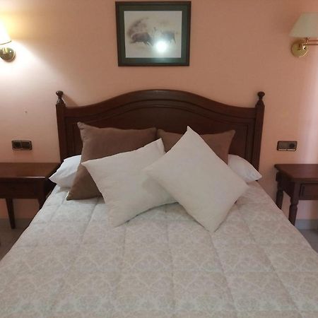 Hostal Restaurante Pacos Эррера-дель-Дуке Экстерьер фото