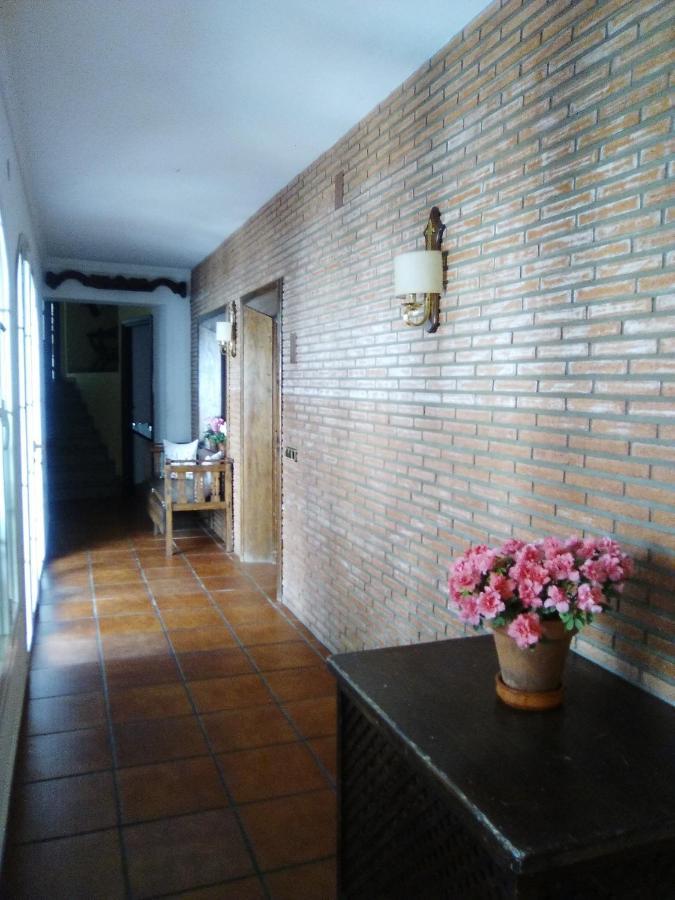 Hostal Restaurante Pacos Эррера-дель-Дуке Экстерьер фото